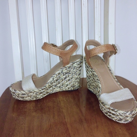 Vince Camuto Shoes - Vince Camuto Ebba Wedge Sandal (6b)